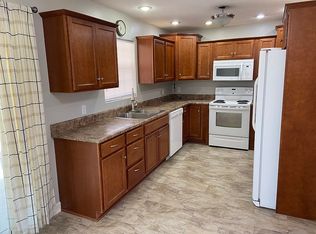 32 Glenwood Ln, Chatham, IL 62629