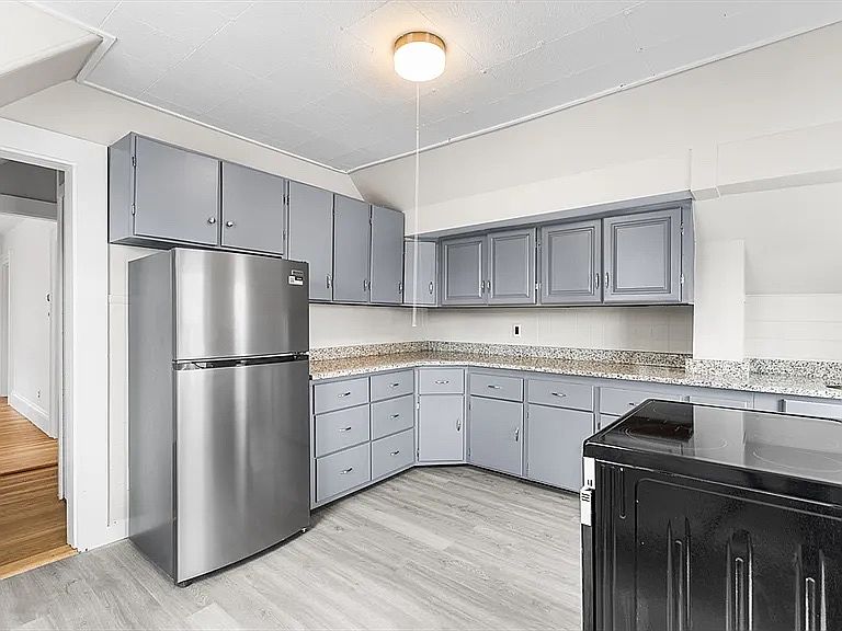 1st image of 501 Chestnut St Floor 2