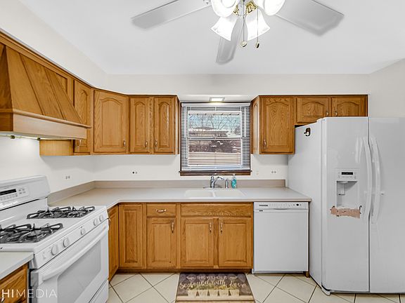 3rd image of 14735 Park Ln