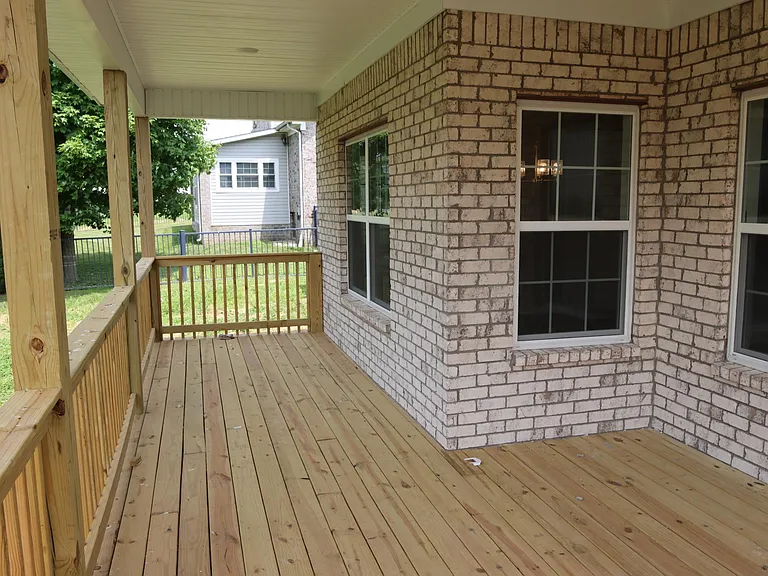 322 Briarwood Ln — Photo 11