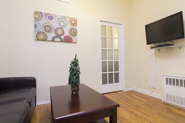 Rented by Town Residential | media 27