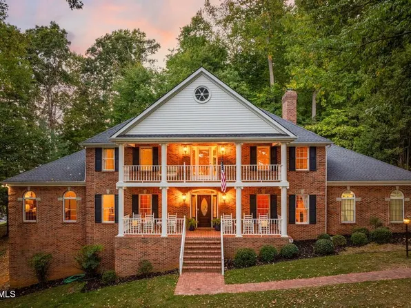 3 Blackberry Ct, Johnson City, TN 37604