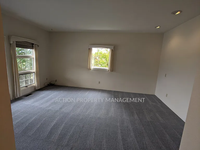 251 Old Schoolhouse Rd — Photo 26
