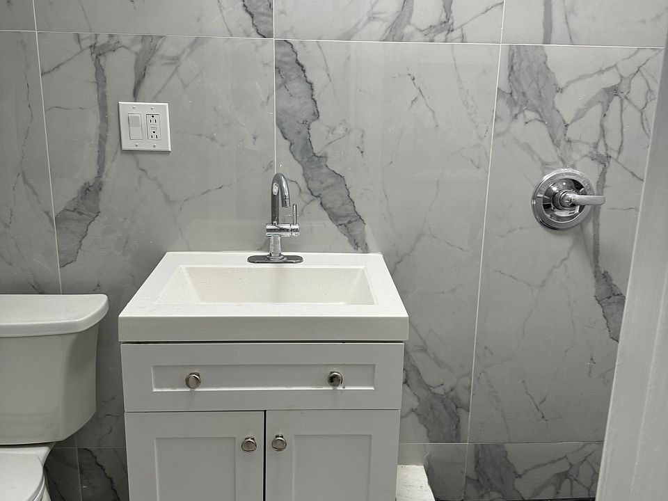 1st image of 101 120th St #101