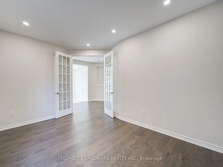 18 Kenneth Ross Bnd — Photo 12