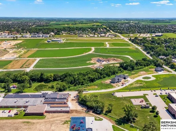 42 Villages Of Monrovia, Papillion, NE 68046