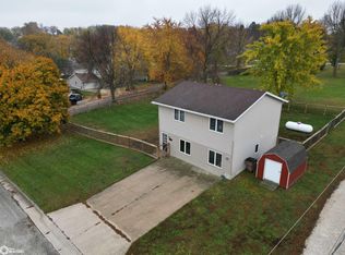 222 3rd St, Dedham, IA 51440