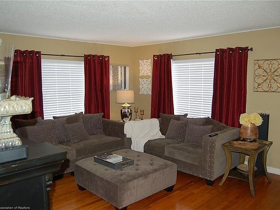 2nd image of 393 Poinsettia Ave