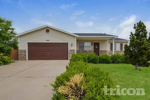 2919 Ptarmigan Dr Photo 1