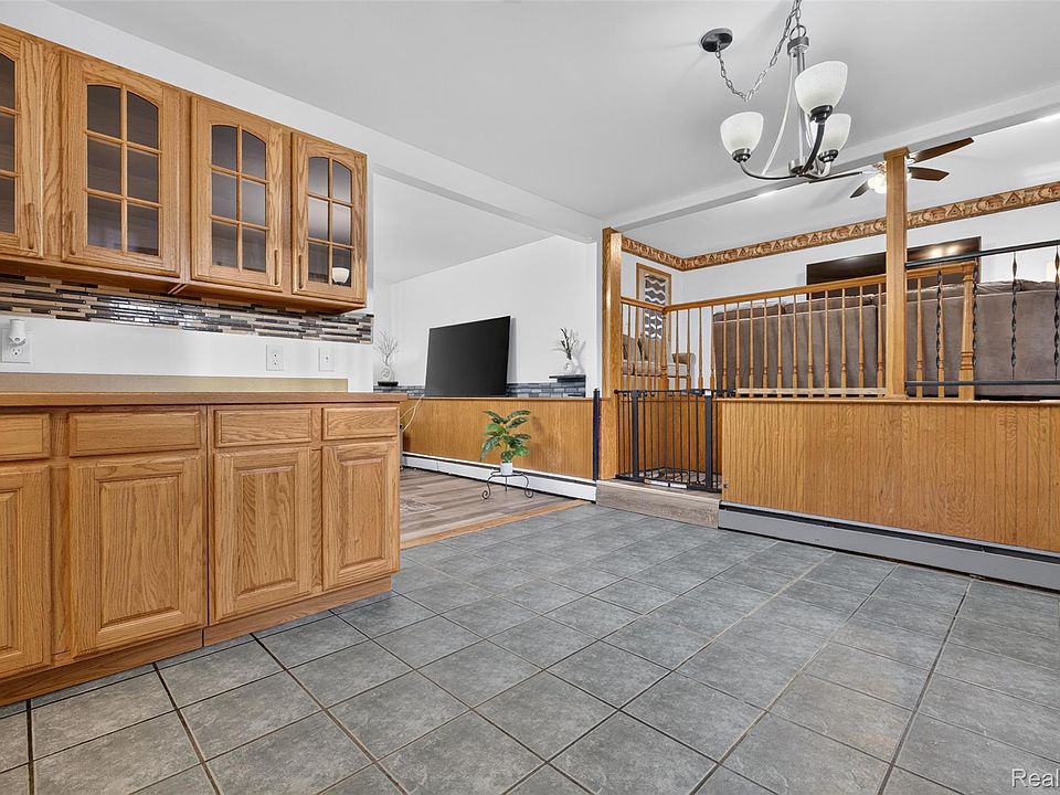 1155 Dolane Blvd, photo 17