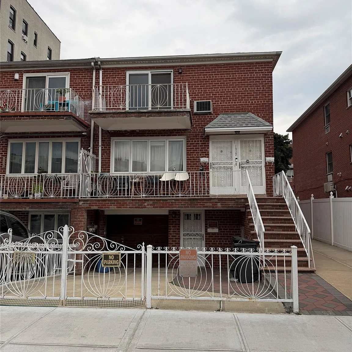 3 bed, 1.5 bath, 3327 sqft, $3,300 — Photo 1