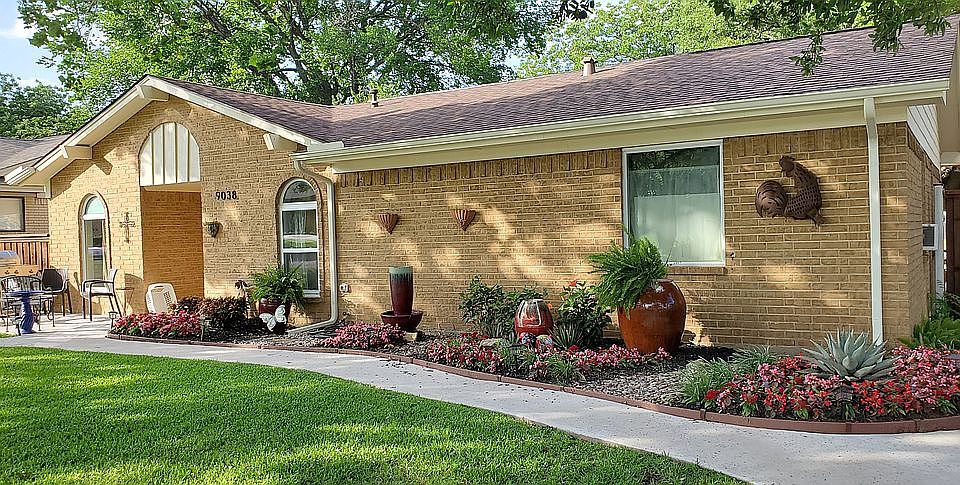 1st image of 9038 Berkshire Dr