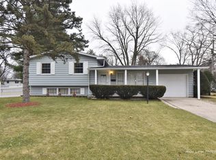 51 Circle Dr E, Montgomery, IL 60538