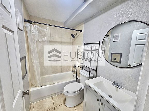 4th image of 400 NW 65th Ave APT 119