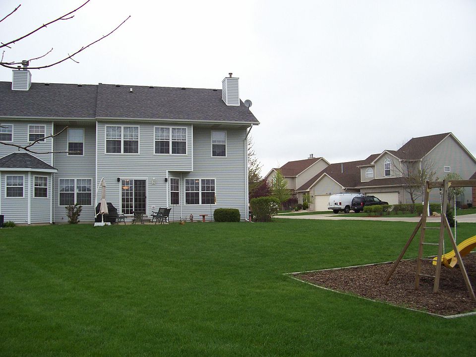 2nd image of 3252 Ridgefield Ct