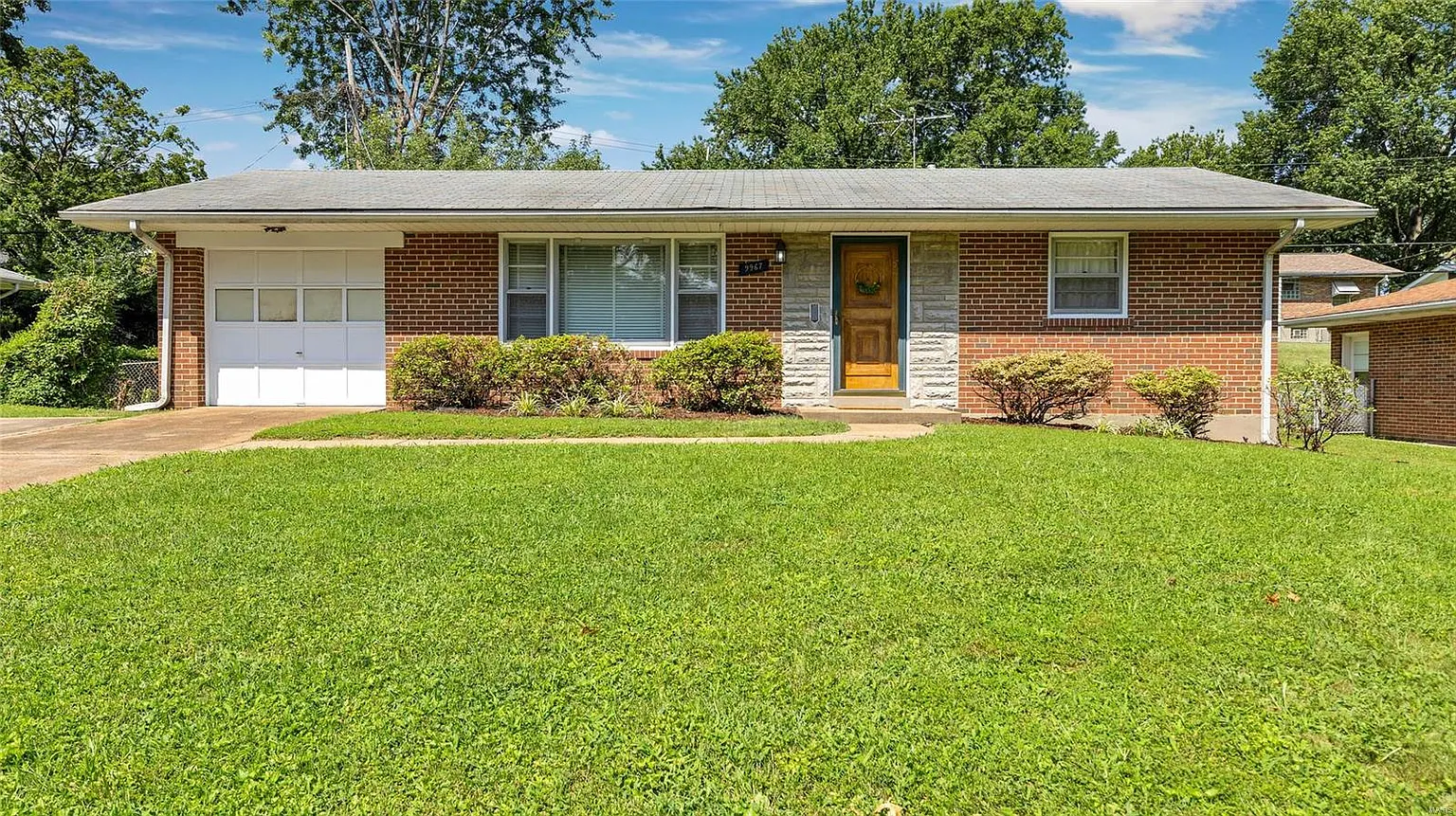 9967 Northampton Dr photo 1