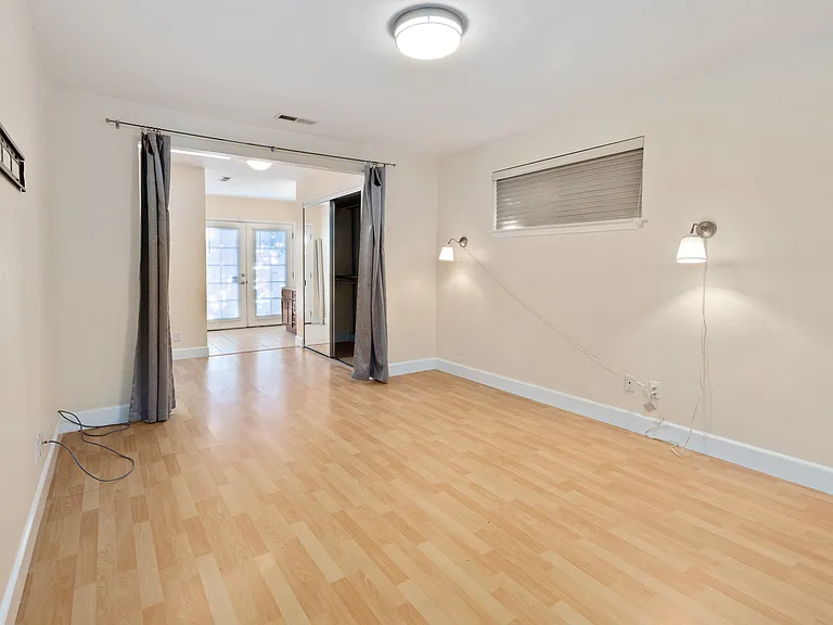 12504 Saratoga Ave — Photo 14