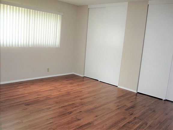 4th image of 366 S Mentor Ave APT 204