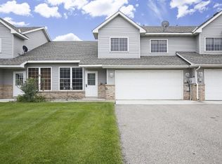 112 Appleblossom Ln E, Shakopee, MN 55379