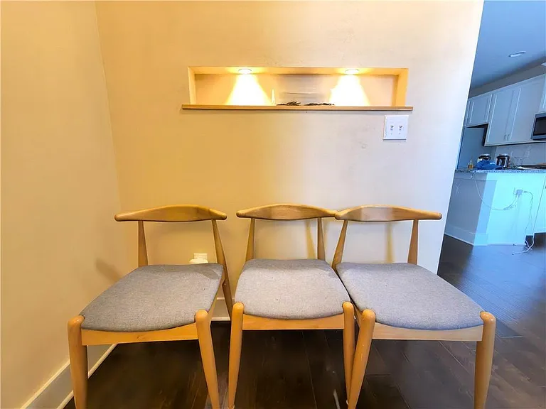 3797 Oxford Cir — Photo 4