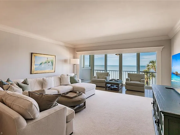 2885 Gulf Shore Blvd N #302 — Photo 5