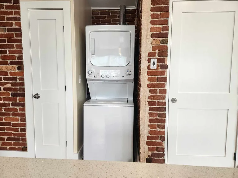 2529 E Admiral Pl #A — Photo 6
