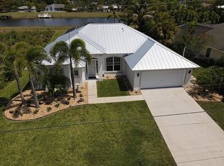 1041 SW Abingdon Ave, Port Saint Lucie, FL 34953
