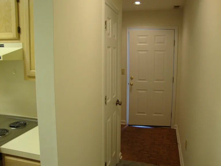 4258 Pinehurst Cir #R6 — Photo 5