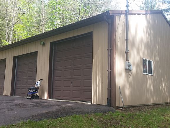 40' by 28' 110 power and ins