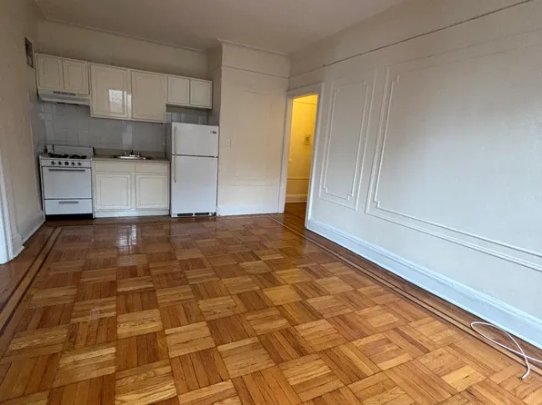 45-14 43rd Street 3E image 7 of 8