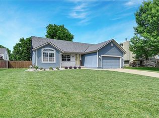 804 Spruce Dr, Greenwood, MO 64034