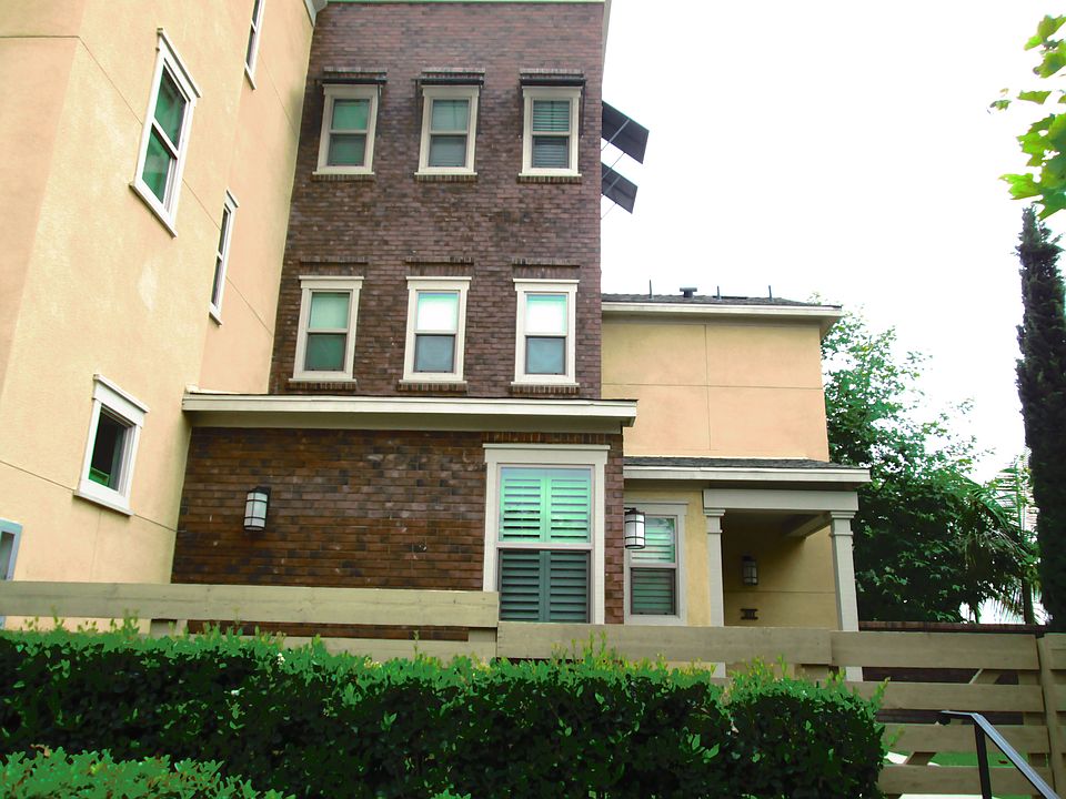 1st image of 321 S Glendora Ave