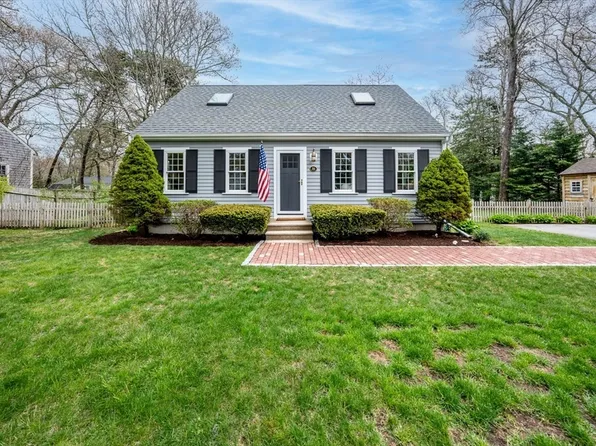 16 Gooseberry Ln, Barnstable, MA 02630