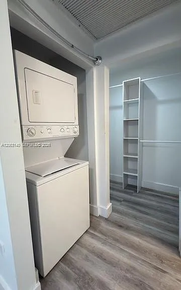 729 Meridian Ave #8 — Photo 8