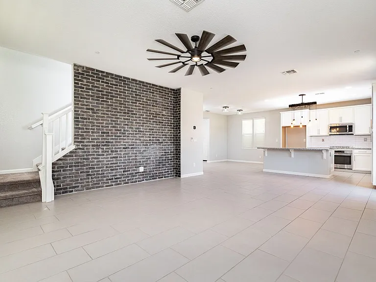 9733 Tribeca Dr — Photo 9