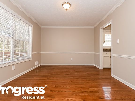 5th image of 319 Grove Hill Dr