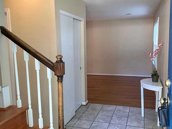 2nd image of 2 Birch Ln