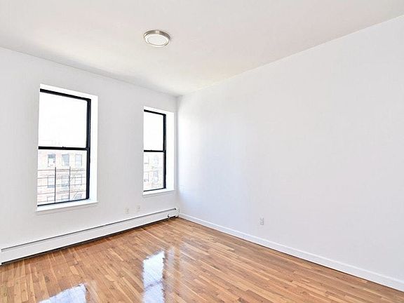 3rd image of 129 Edgecombe Ave #4A