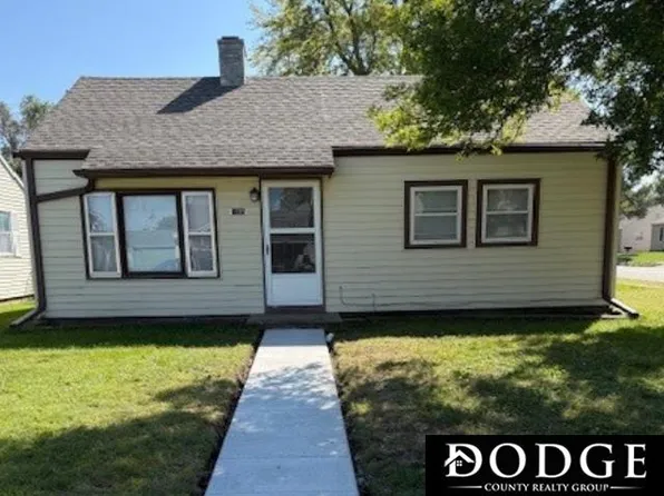 1705 E 5th St, Fremont, NE 68025