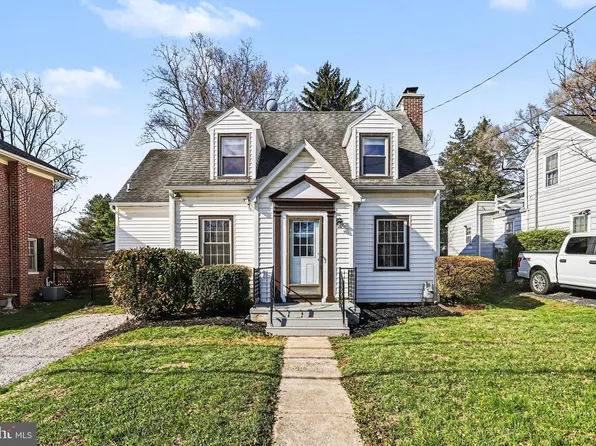 132 Locust Grove Rd, York, PA 17402