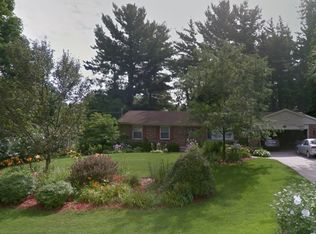 8024 Emberly Dr, Jenison, MI 49428