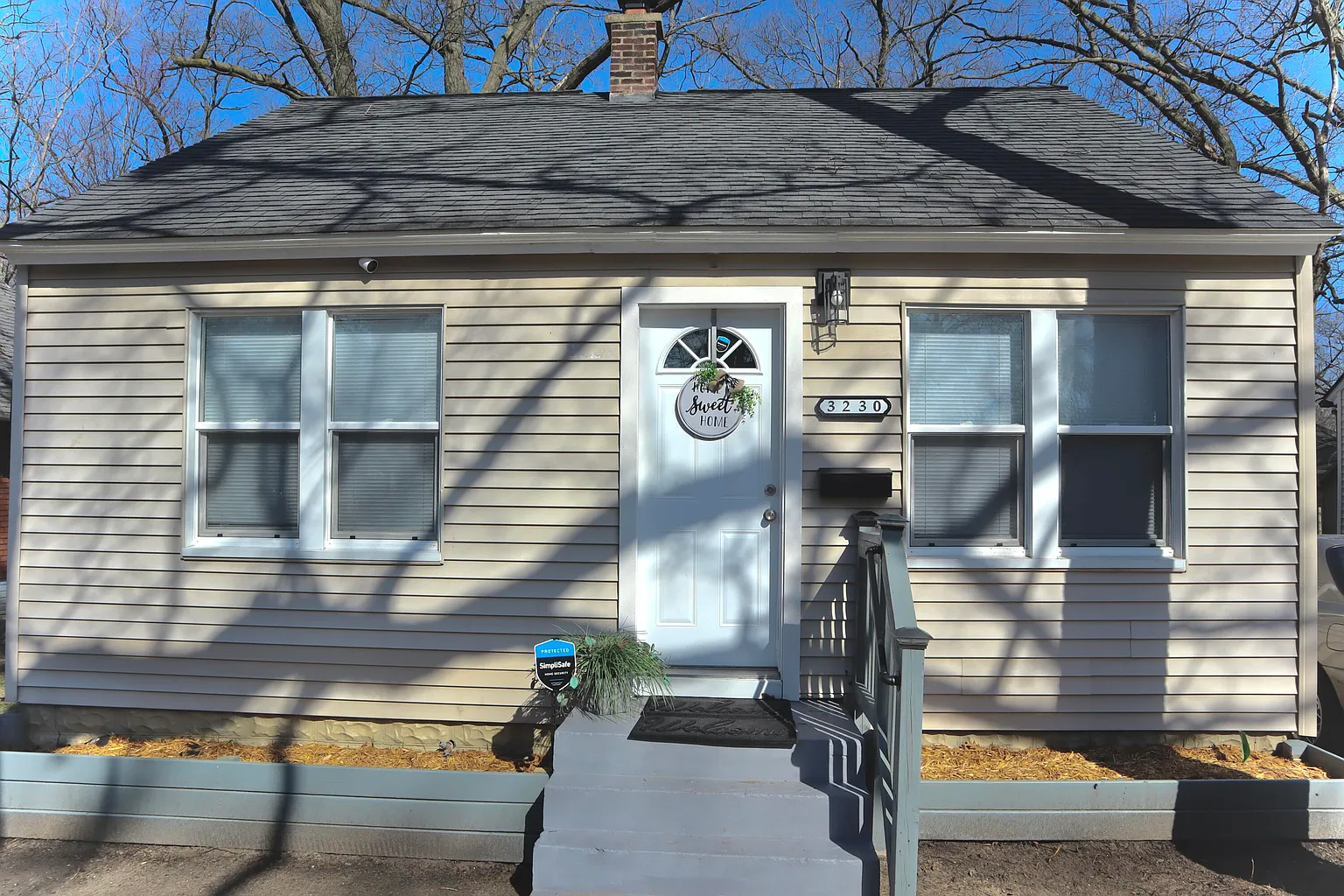 3230 5th St photo 1