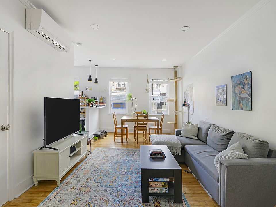 1st image of 3143 47th St #1