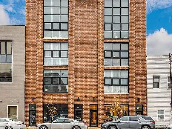 Front of the building picture. 1847 is on the right side, 2nd unit up