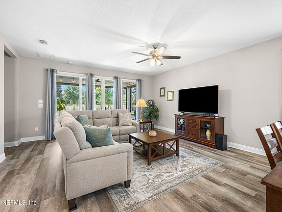 3rd image of 144 ALDERWOOD Place