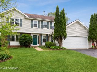 430 Tartans Dr, Dundee, IL