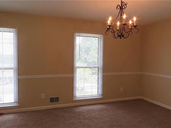3rd image of 2890 Carrollton Ct