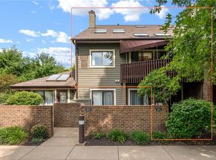 2802 Leona Ln, Coraopolis, PA 15108