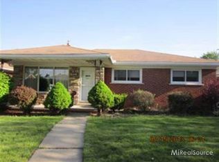 16440 Veronica Ave, Eastpointe, MI 48021