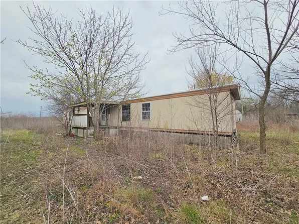 94 S Park Dr, Mound City, KS 66056
